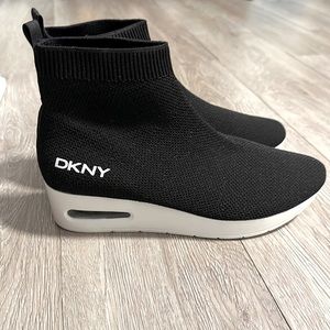 DKNY heels • no lace • slip ons •